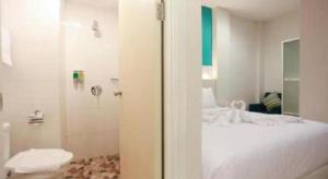 Phòng tắm tại Makassar Beach Inn +133 ảnh