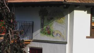 Budova, kde se farma nachází
