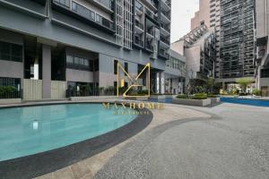 Πισίνα στο ή κοντά στο Maxhome Retreat at Imperio Melaka