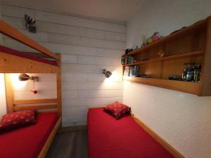 Postel nebo postele na pokoji v ubytování Résidence Roches Blanches G - ROCHES BLANCHES 16 MAE-8983