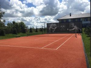 Tenis alebo squash v ubytovaní Rezydencja Ustronie Morskie Zachodnia alebo jeho okolí