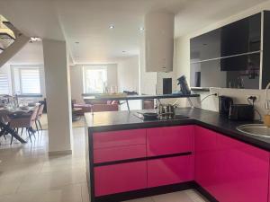 Η κουζίνα ή μικρή κουζίνα στο La Maison du Vigneron - 5 personnes 90m2 Ungersheim - Ecomusée - Proche route des vins