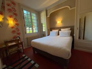Katil atau katil-katil dalam bilik di Domaine des Châteaux +52 gambar