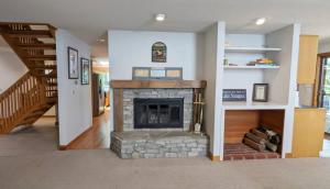 Φωτογραφία από το άλμπουμ του Waterfront Charm on Lake Sunapee σε Newbury +42 φωτογραφίες