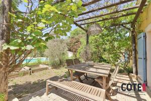 Κήπος έξω από το Villa Jungle