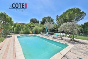 Πισίνα στο ή κοντά στο Villa Jungle