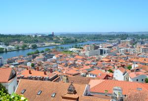 Nespecifikovaný výhled na destinaci Coimbra nebo výhled na město při pohledu z penzionu