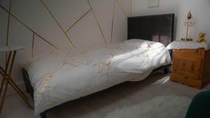 Ένα ή περισσότερα κρεβάτια σε δωμάτιο στο Room Near Wembley Stadium & BBC, Lorry parking