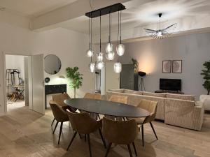 Posezení v ubytování Loft I 3 Min bis Hbf I Netflix I Boxspring Betten