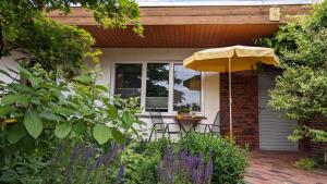 Taman di luar Apartment Ostfriesland zu Zweit 65359