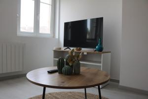 Μια τηλεόραση ή/και κέντρο ψυχαγωγίας στο L'illwald I