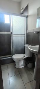 Ένα μπάνιο στο Casa vacacional tonsupa +4 φωτογραφίες