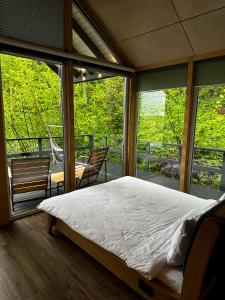 Postel nebo postele na pokoji v ubytování Mayak Chalet Resort модульний будиночок
