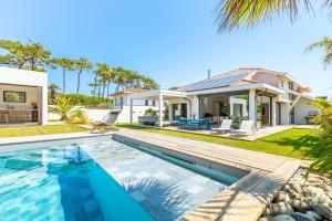 Bazén v ubytování Villa del Sol - Villa contemporaine avec piscine spa - un écrin de détente au Pays Basque nebo v jeho okolí