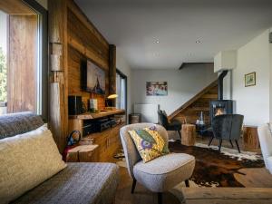 Χώρος καθιστικού στο Chalet La Frasse - OVO Network