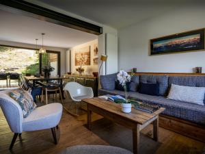 Χώρος καθιστικού στο Chalet La Frasse - OVO Network
