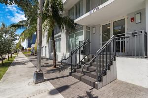 Το κτήριο όπου στεγάζεται  το διαμέρισμα +57 φωτογραφίες