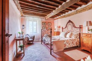 Postel nebo postele na pokoji v ubytování Villa Giannello + 111 fotografií