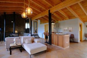 Χώρος καθιστικού στο Casa Rural Arc de can puig Luxury Holiday Home in Catalonia +70 φωτογραφίες