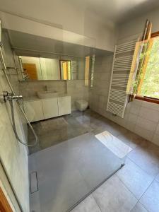 O baie la Cozy Mountain Stay near Kranjska Gora