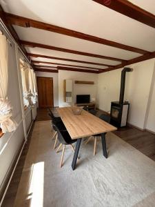 O zonă de relaxare la Cozy Mountain Stay near Kranjska Gora