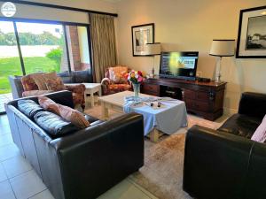 Et tv og/eller underholdning på Villa G26 - Selborne Golf Estate