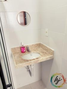 Ένα μπάνιο στο Ilhas de Creta 302