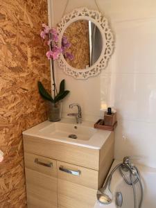 Gallery image of Bungalow in Ravine des Cabris