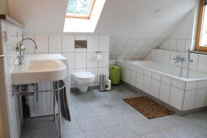 Koupelna v ubytování Apartment Dachgalerie 110 m2