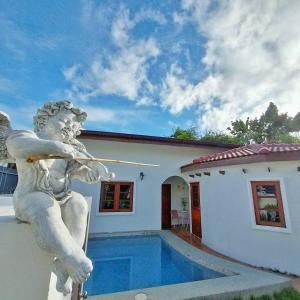Bazén v ubytování Cozy Pool Villa Hua Hin nebo v jeho okolí