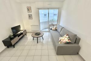 TV/trung tâm giải trí tại Apartment - Close to Tramway