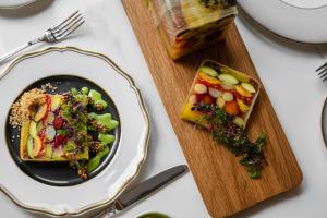 Mad på hotellet eller i nærheden + 82 billeder