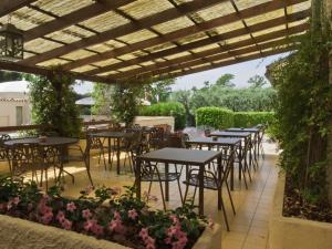 Gallery image of Hotel Les Oliviers in Fayence