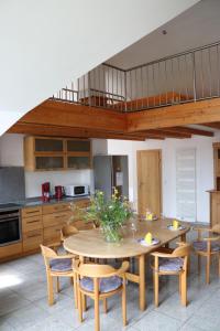 Kuchyň nebo kuchyňský kout v ubytování Apartment Dachgalerie 110 m2