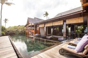 Bazén v ubytování Spacious villa in Kabupaten Tabanan with sea view nebo v jeho okolí
