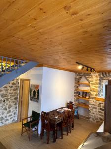 Gambar di galeri bagi TSAGARIKO ROOMS - The old shoemaker's shop of the village di Pramanta