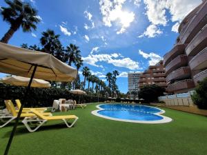 Swimmingpoolen hos eller tæt på CasesAlMar-Apartamento Acapulco II