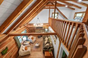 an overhead view of a living room in a house at Outdoors Sleeps7 Family Getaway Fun Arcade in Rockbridge
