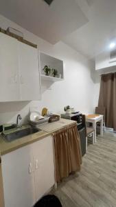 O bucătărie sau chicinetă la Rentals Spot PH - Tagaytay