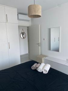 Ένα ή περισσότερα κρεβάτια σε δωμάτιο στο Northern Cyprus Iskele Bogaz Abelia One plus One Sea View