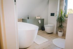 Bilik mandi di Dominikana House +85 gambar