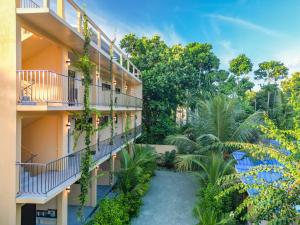ソドゥーにあるRelax Lodgeの植木の風景