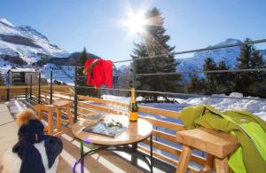 Nespecifikovaný výhled na hory nebo výhled na hory při pohledu z rezortu