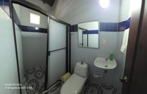 Koupelna v ubytování Villa Rosita