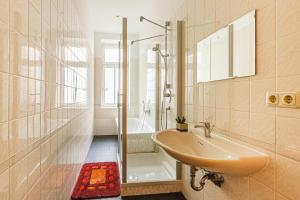 Imagen de la galería de Ein Zimmer in einer 5-Zimmer-Wohnung in Leipzig mit Gemeinschaftsküche und -Bad, en Leipzig