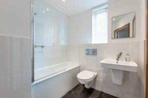 Et badeværelse på Turnstones + 5 billeder