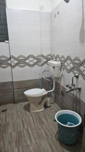 Ένα μπάνιο στο JINS Homestay
