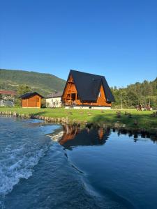 Foto dalla galleria di Bungalow Jajce 1 a Jezero Altre 51 foto