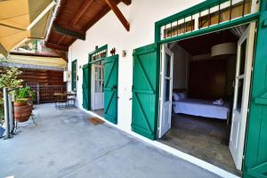 Ένα ή περισσότερα κρεβάτια σε δωμάτιο στο Laouri Traditional 1-Bedroom in Kalopanayiotis