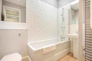 Et badeværelse på Victoria Heights + 15 billeder